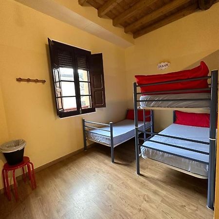 Albergue De Peregrinos Compostela Molinaseca Esterno foto
