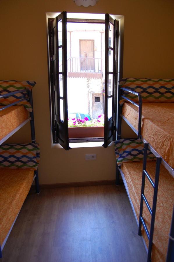 Albergue De Peregrinos Compostela Molinaseca Esterno foto