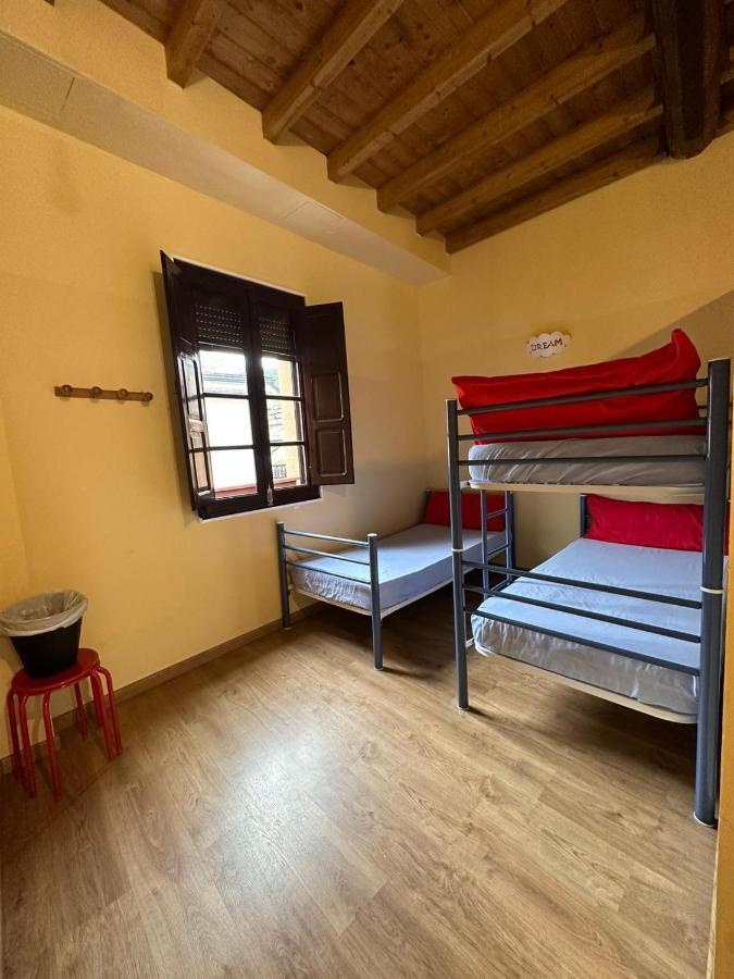 Albergue De Peregrinos Compostela Molinaseca Esterno foto