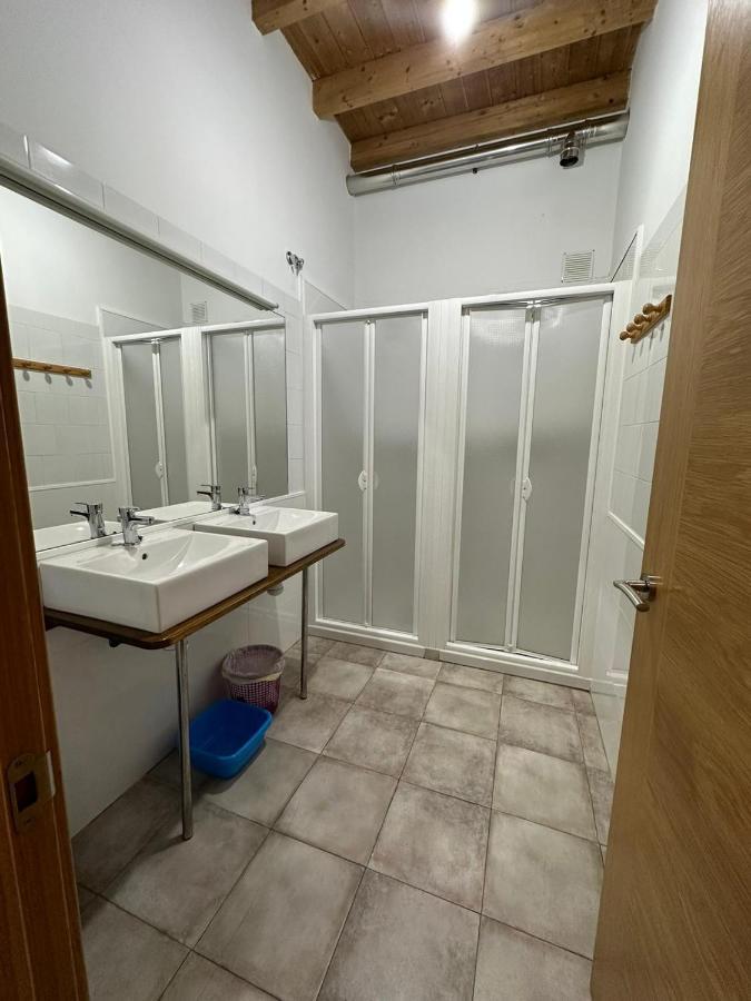 Albergue De Peregrinos Compostela Molinaseca Esterno foto
